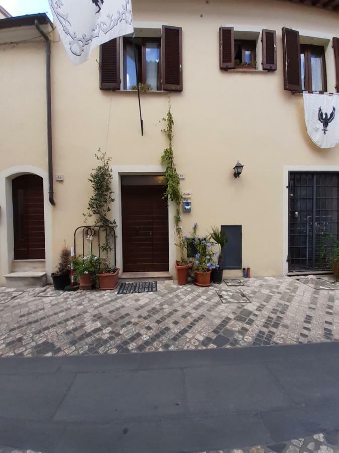 B&B La Casa Di Alice Foligno Exterior foto